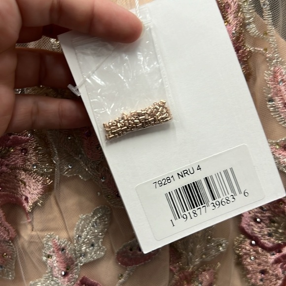 Mac Duggal 79281 NWT FLORAL EMBROIDERED ILLUSION LONG SLEEVE TRUMPET GOWN - Picture 6 of 7